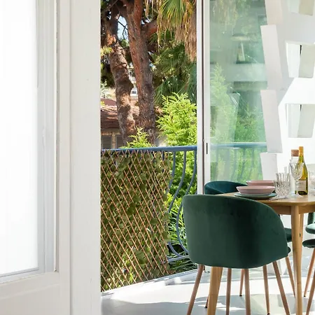 Daire Bright 1-br Walk To The