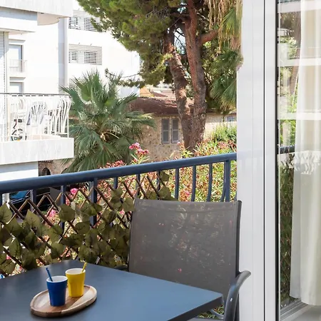 Daire Bright 1-br Walk To The Cannes