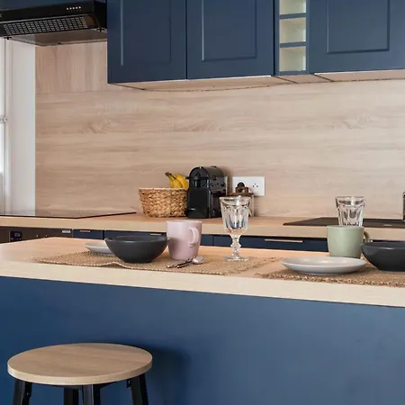 Bright 1-br Walk To The Daire