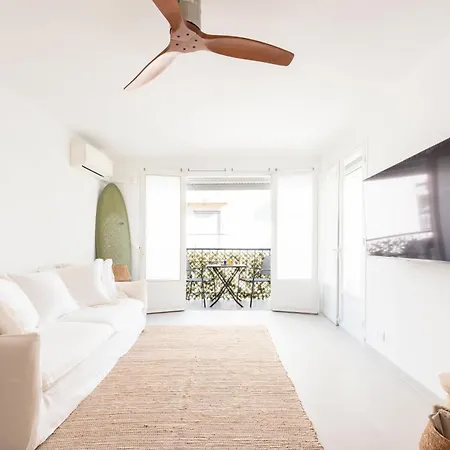 Daire Bright 1-br Walk To The *