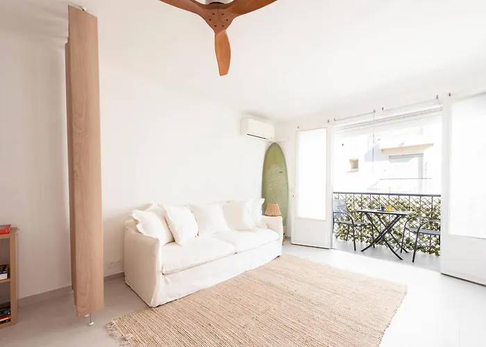 Bright 1-br Walk To The